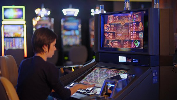 playing slot online games